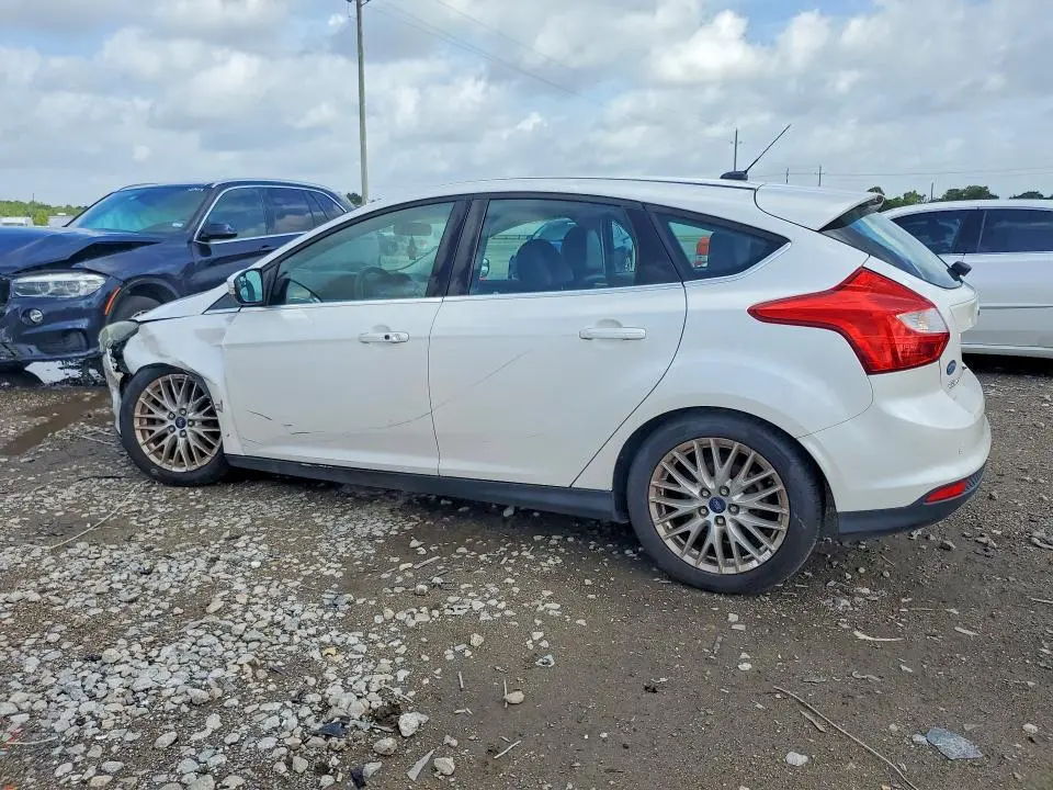 2014 FORD FOCUS TITANIUM  