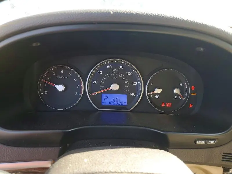 2011 HYUNDAI SANTA FE GLS  