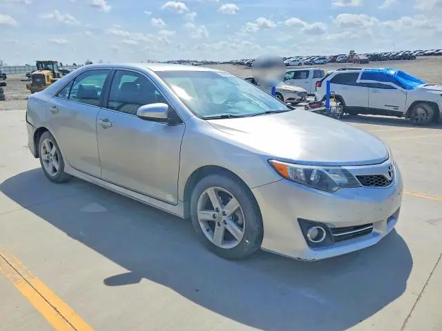 2013 TOYOTA CAMRY SE  