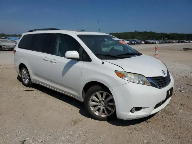 2012 TOYOTA SIENNA XLE