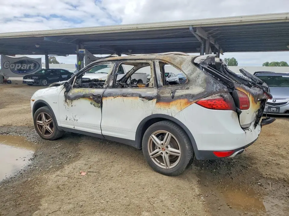 2013 PORSCHE CAYENNE   