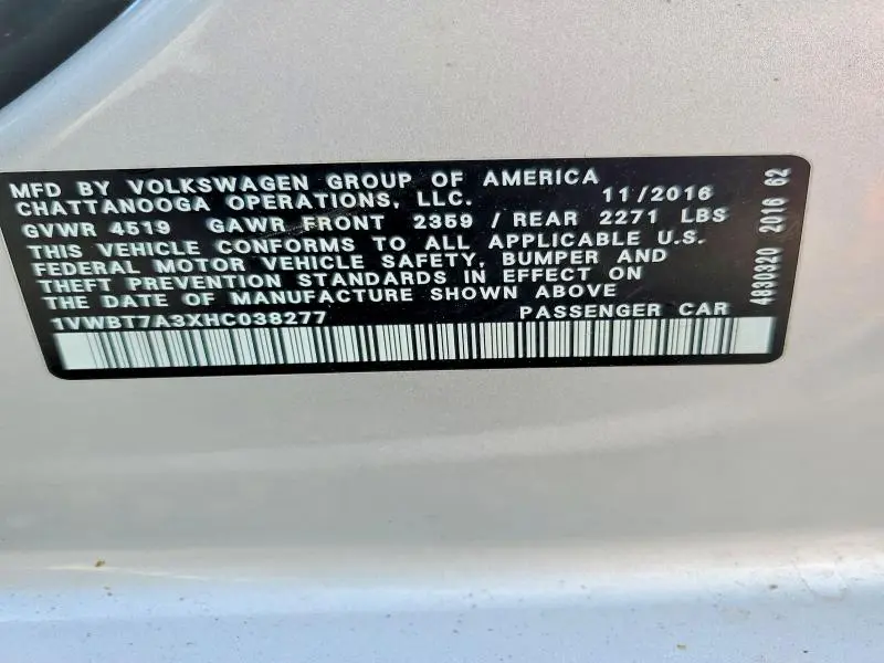 2017 VOLKSWAGEN PASSAT SE  