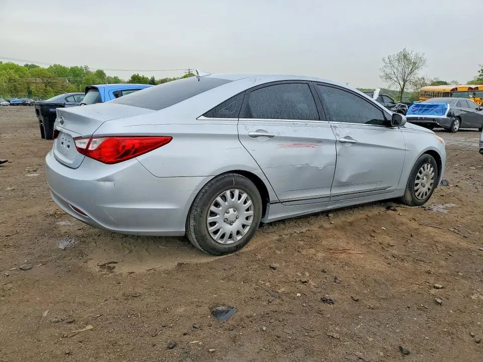 2011 HYUNDAI SONATA GLS  