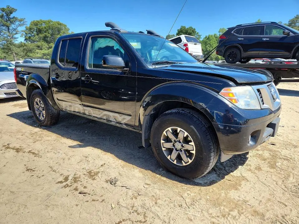 2017 NISSAN FRONTIER PRO-4X  