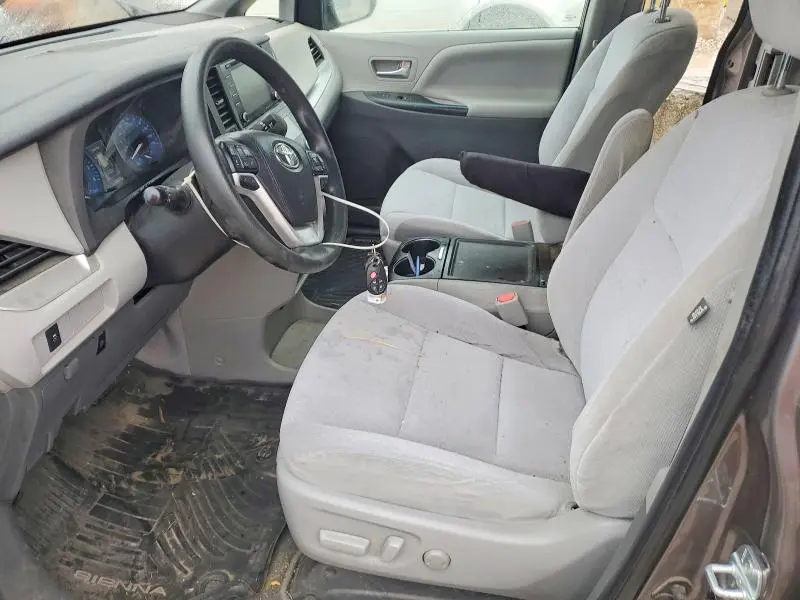 2020 TOYOTA SIENNA LE 8-PASSENGER  