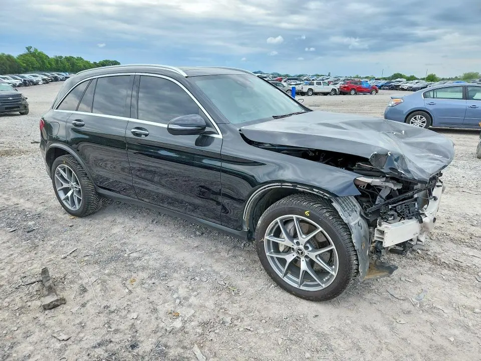 2020 MERCEDES-BENZ GLC 300  