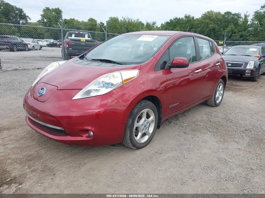 2013 NISSAN LEAF SV