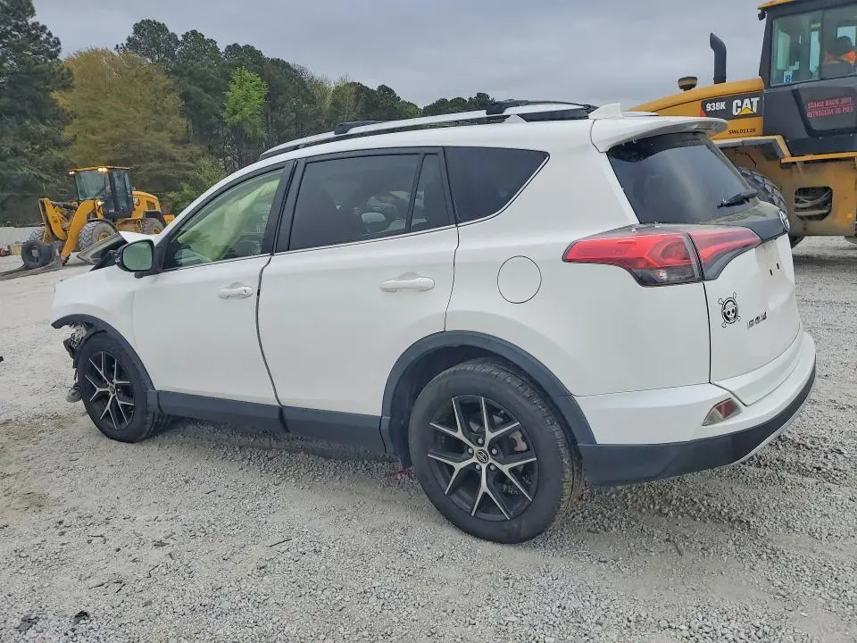 2016 TOYOTA RAV4 SE  