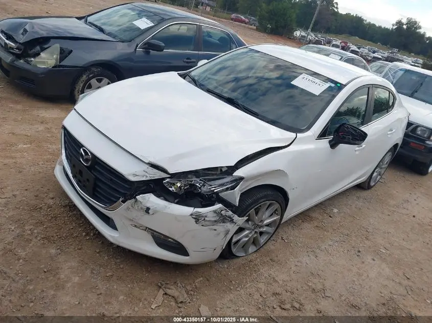 2017 MAZDA MAZDA3 TOURING