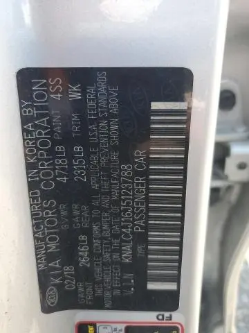 2018 KIA CADENZA PREMIUM  