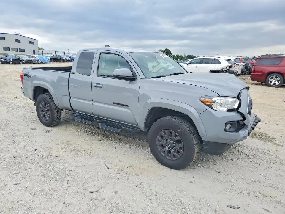 2021 TOYOTA TACOMA SR5 V6  