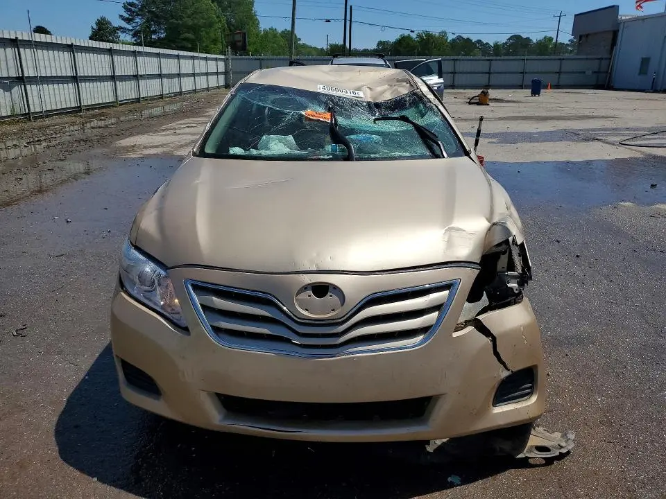 2010 TOYOTA CAMRY LE  
