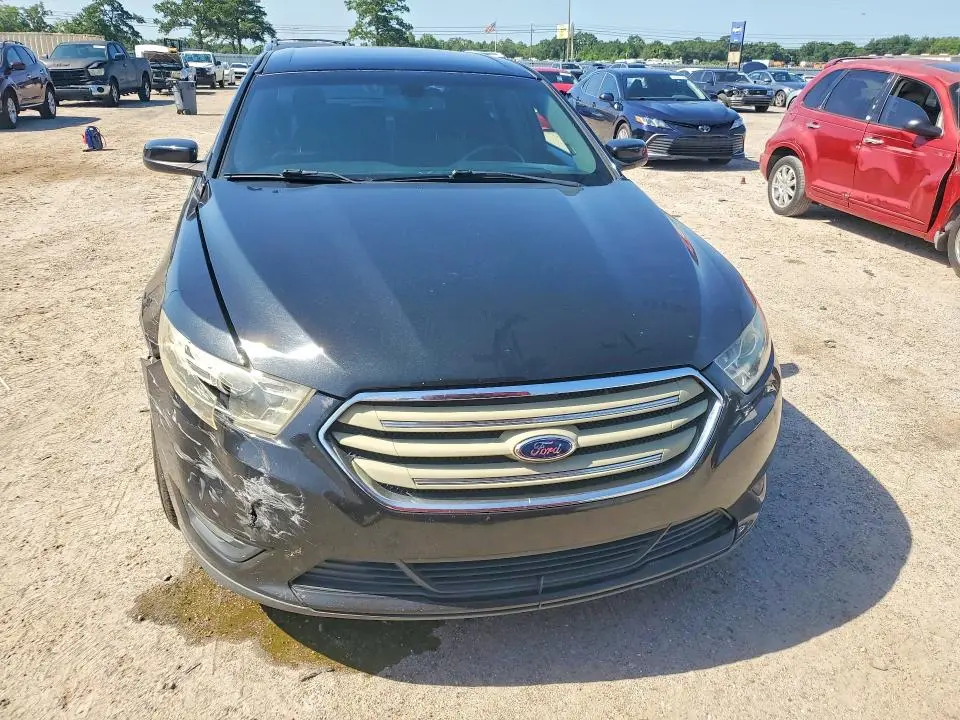 2015 FORD TAURUS SEL  