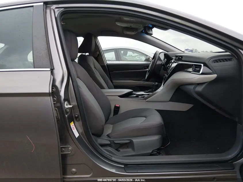 2018 TOYOTA CAMRY LE
