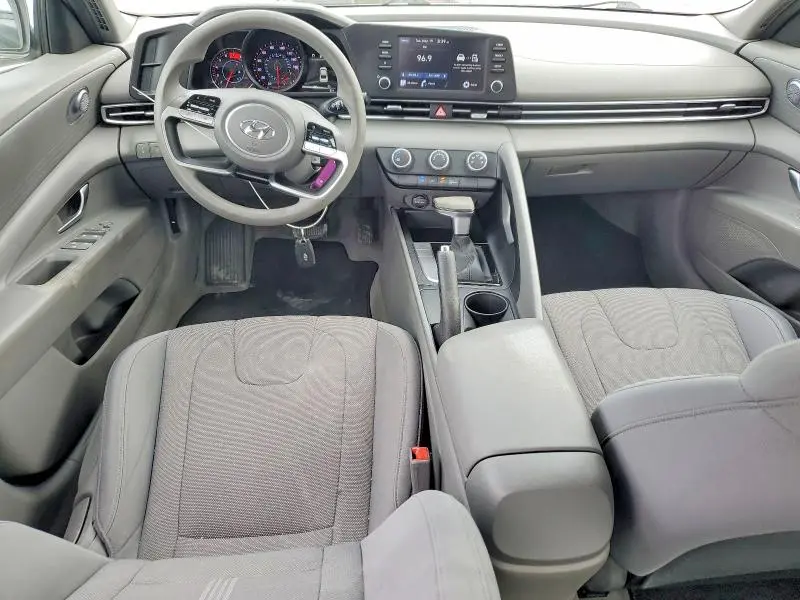 2023 HYUNDAI ELANTRA SE  