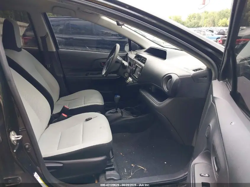 2015 TOYOTA PRIUS C ONE