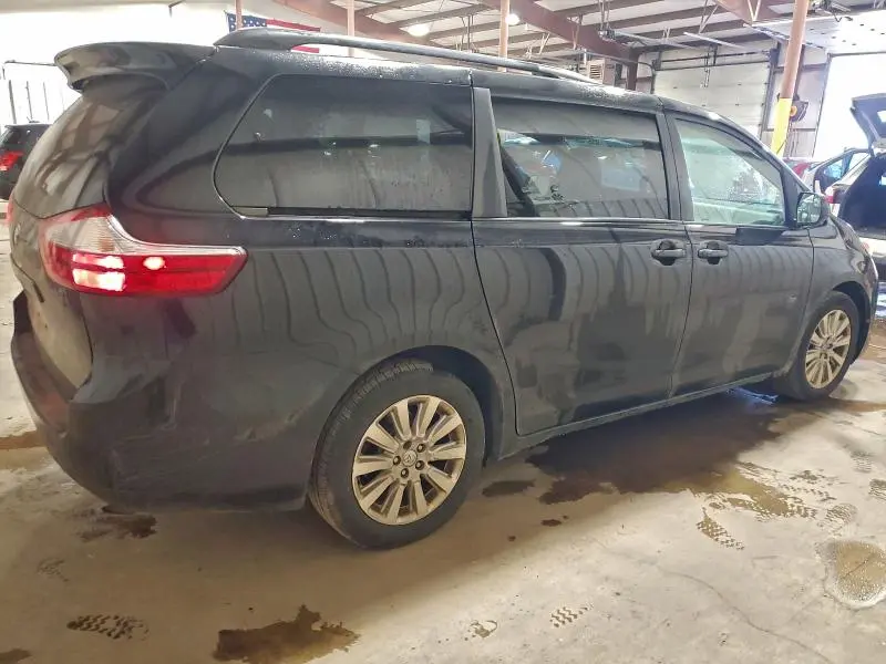 2015 TOYOTA SIENNA LE  