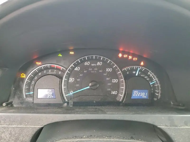 2013 TOYOTA CAMRY SE  