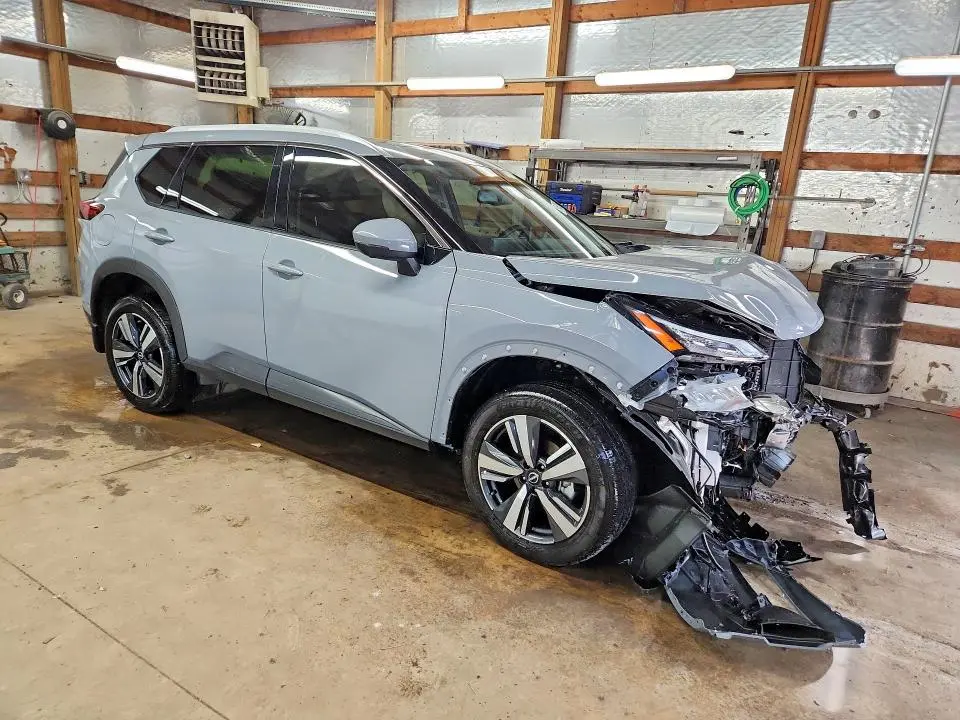 2025 NISSAN ROGUE SL  