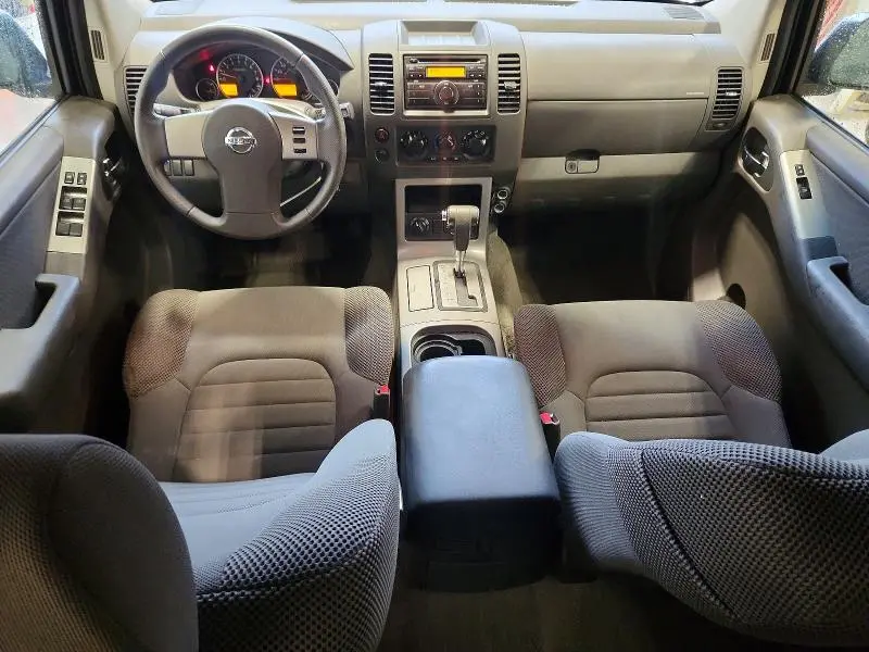 2010 NISSAN PATHFINDER S  
