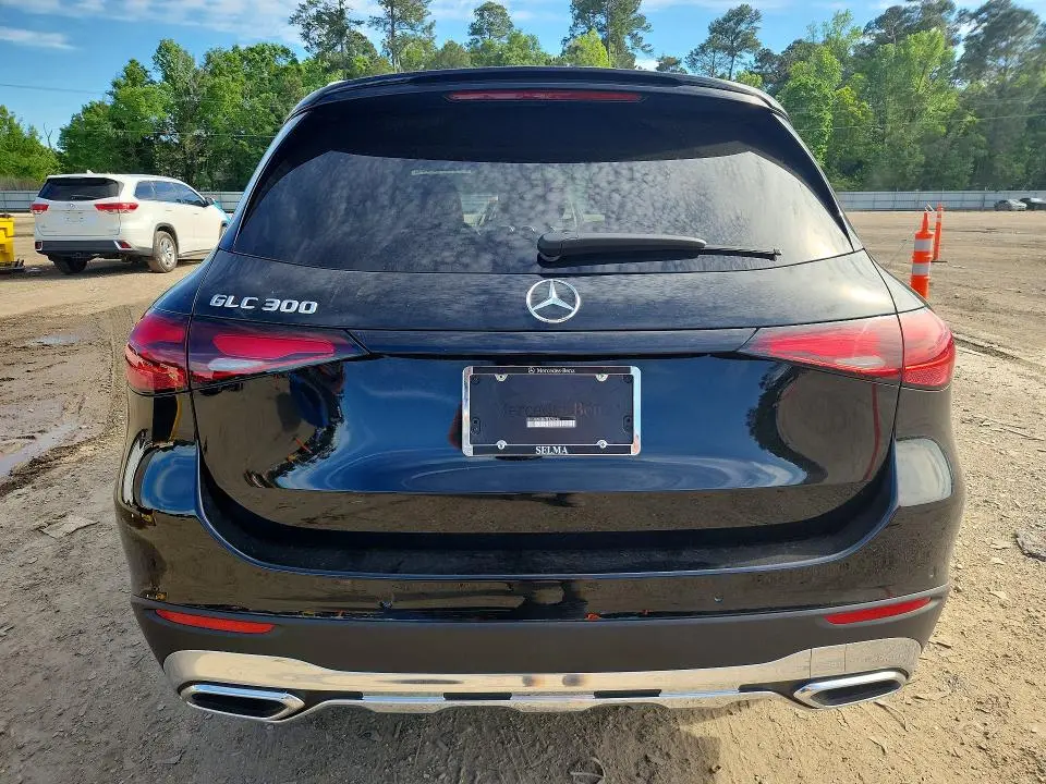 2026 MERCEDES-BENZ GLC 300  