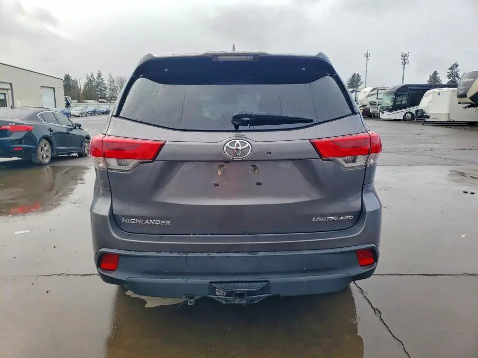 2017 TOYOTA HIGHLANDER LIMITED  