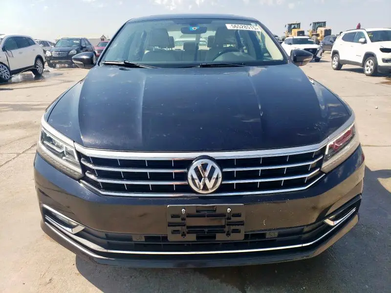 2017 VOLKSWAGEN PASSAT SE  