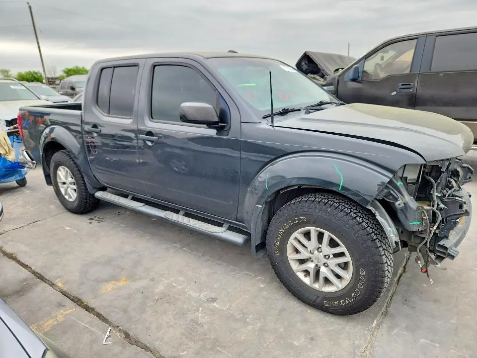 2015 NISSAN FRONTIER S  