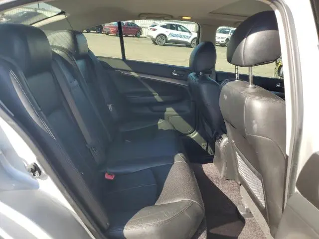 2011 INFINITI G37   