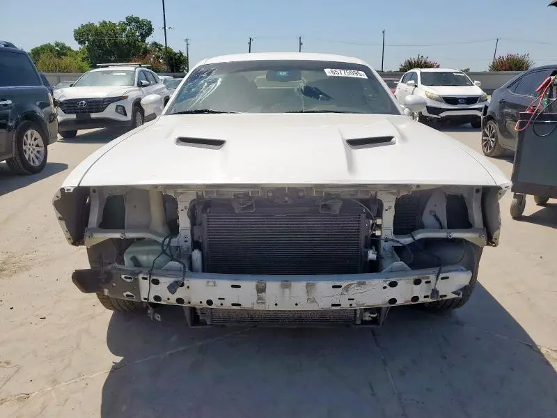 2015 DODGE CHALLENGER SXT  