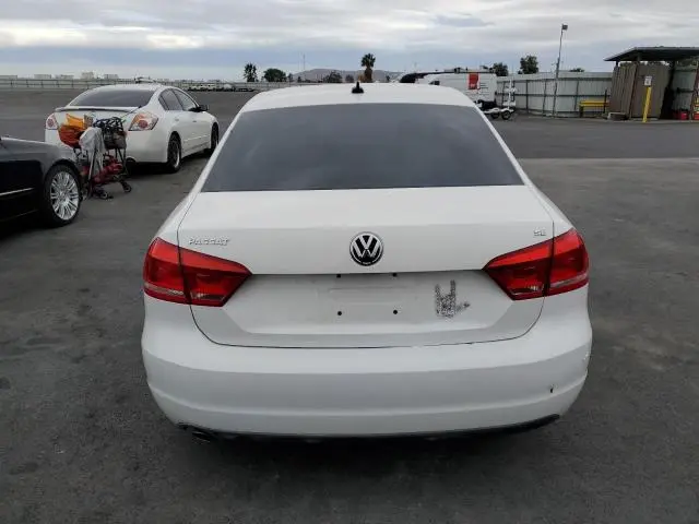 2013 VOLKSWAGEN PASSAT SE  