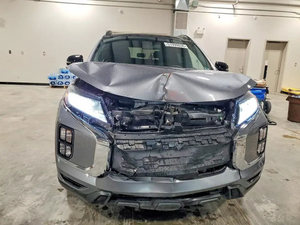 2026 MITSUBISHI RVR SE  