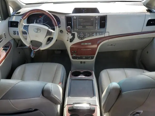2014 TOYOTA SIENNA XLE  