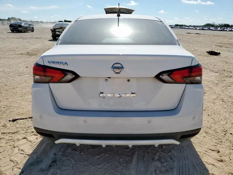 2021 NISSAN VERSA S  
