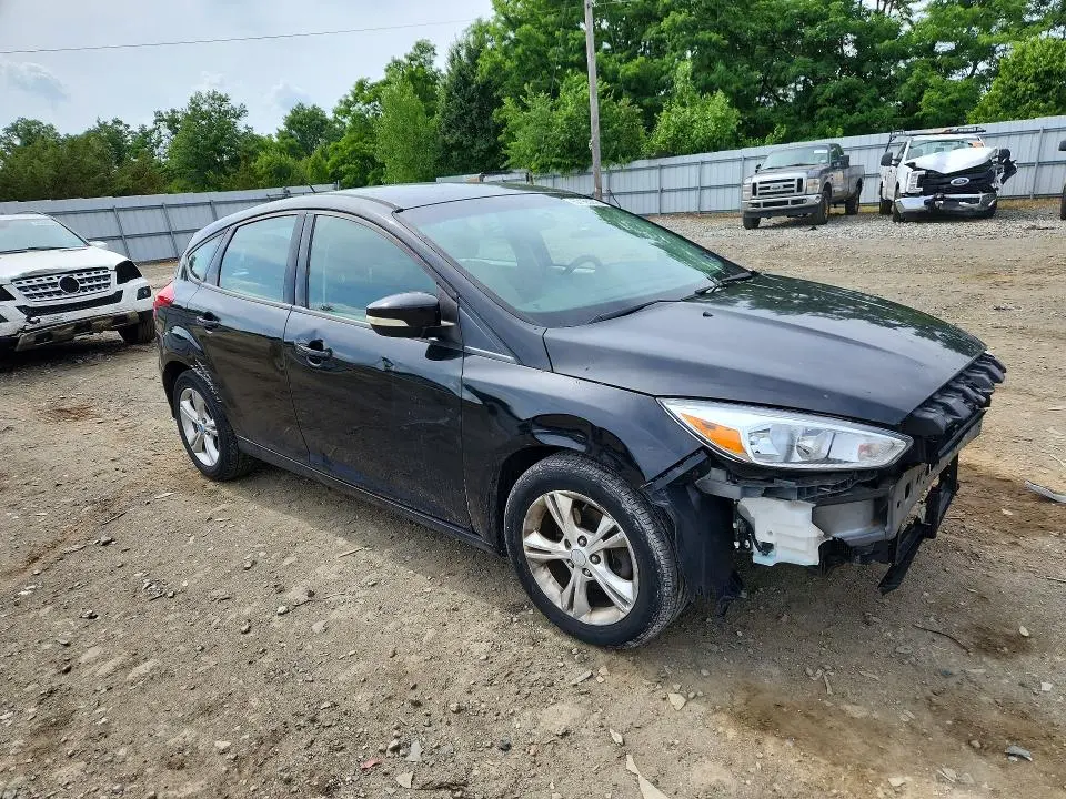 2017 FORD FOCUS SE  