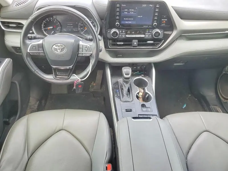 2020 TOYOTA HIGHLANDER XLE  