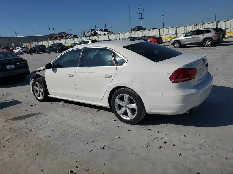 2013 VOLKSWAGEN PASSAT SE  