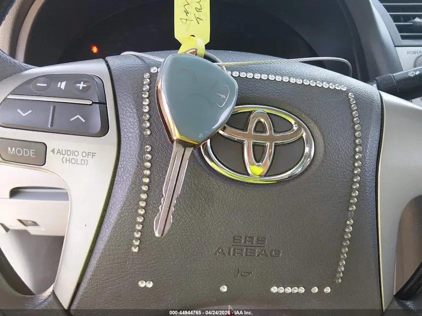 2011 TOYOTA CAMRY LE