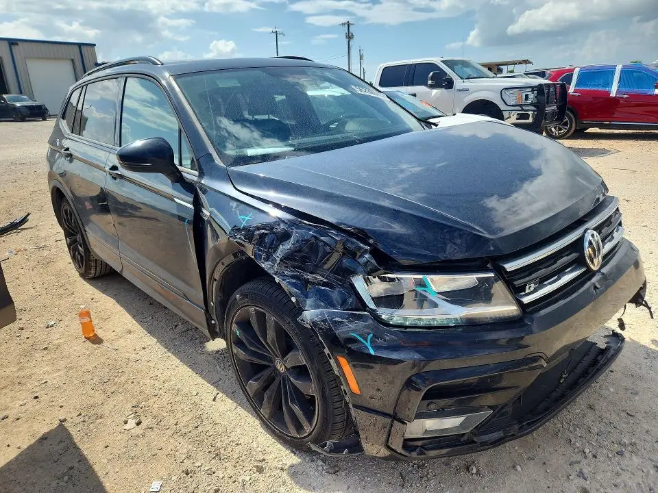 2021 VOLKSWAGEN TIGUAN SE  