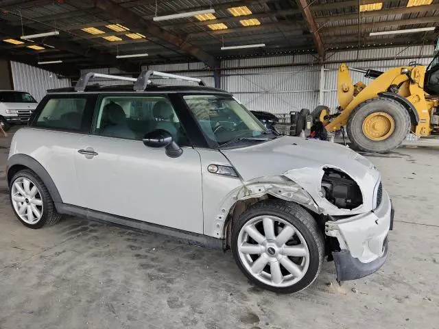 2011 MINI COOPER S  