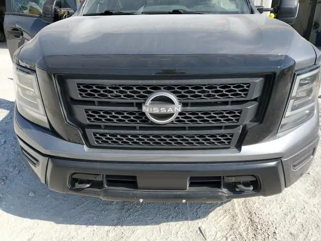 2023 NISSAN TITAN SV  