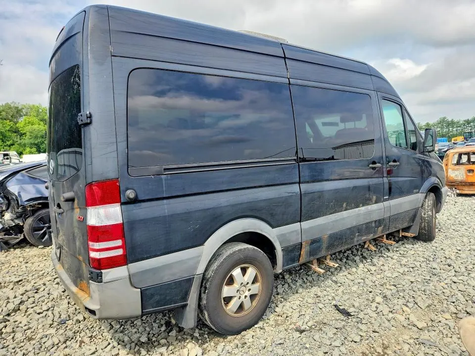 2010 MERCEDES-BENZ SPRINTER 2500  