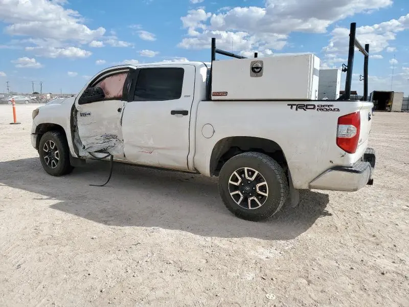 2020 TOYOTA TUNDRA CREWMAX SR5  