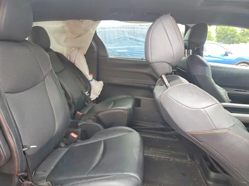 2022 TOYOTA SIENNA XSE  