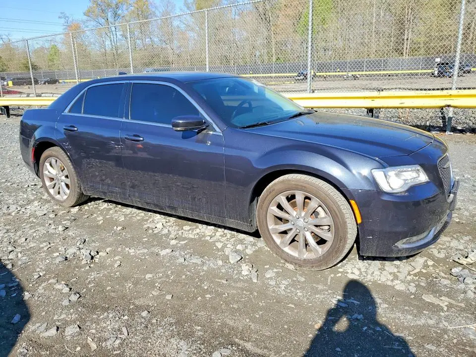 2016 CHRYSLER 300 LIMITED  