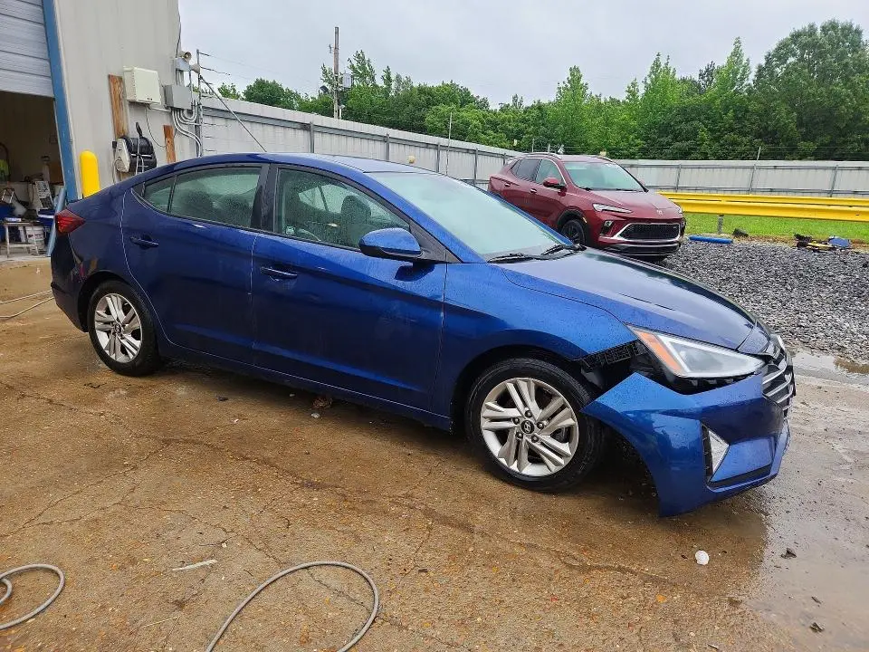2019 HYUNDAI ELANTRA SEL  