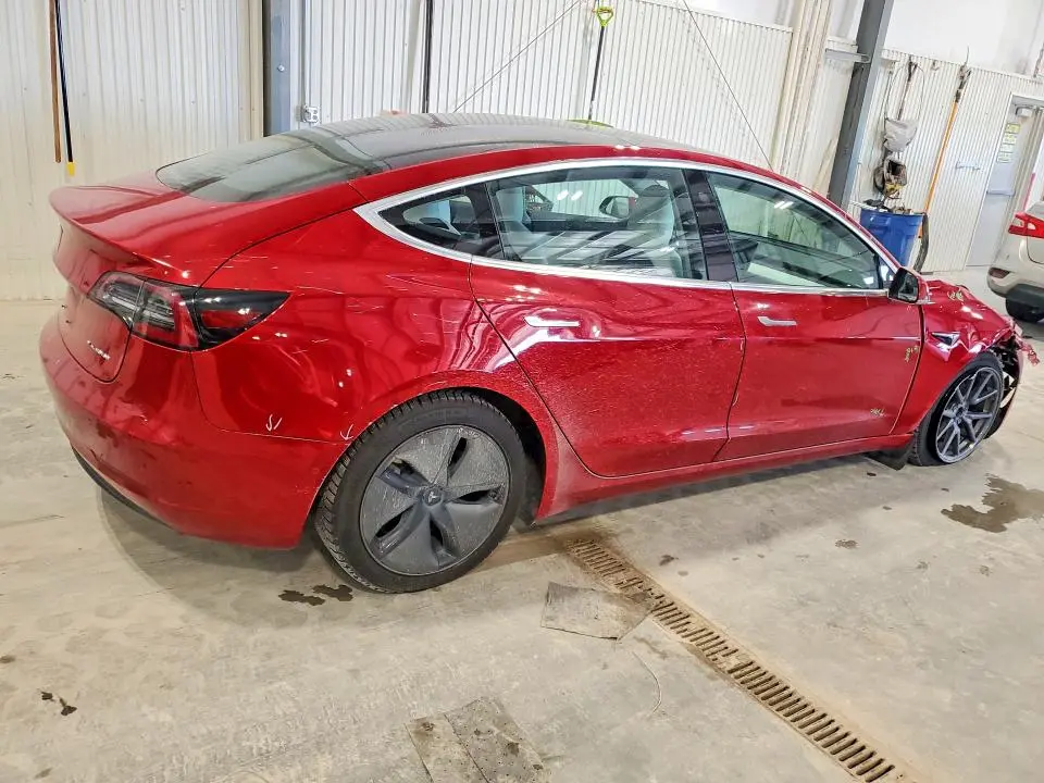 2018 TESLA MODEL 3   