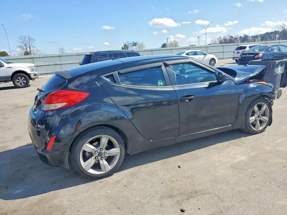 2013 HYUNDAI VELOSTER BASE  