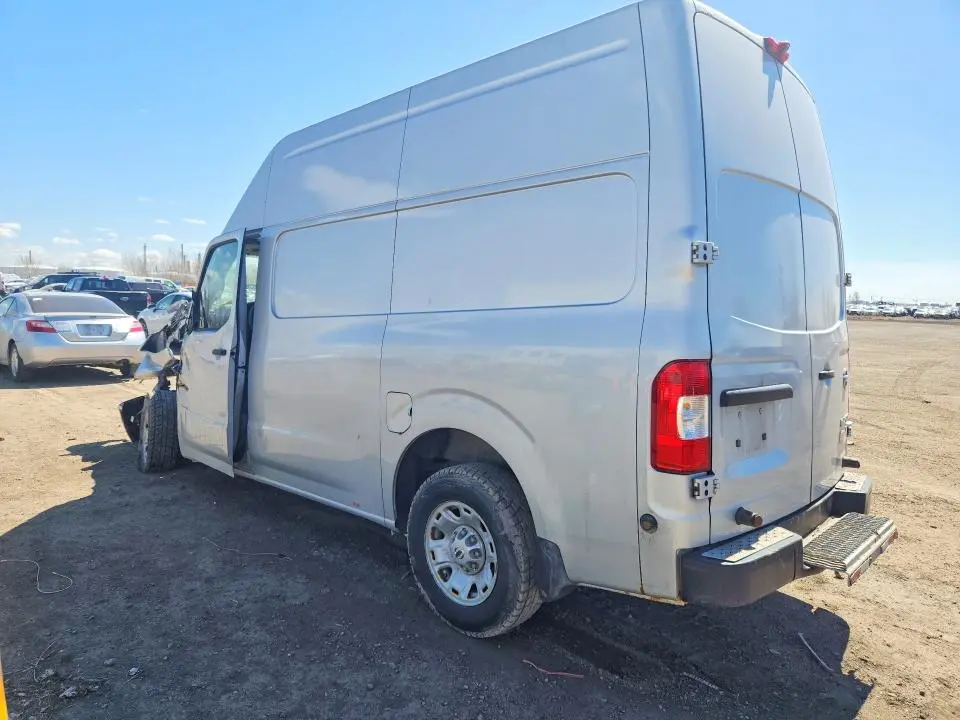 2015 NISSAN NV 2500  