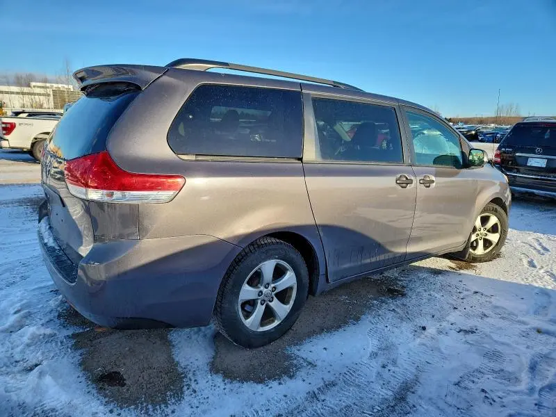2014 TOYOTA SIENNA   